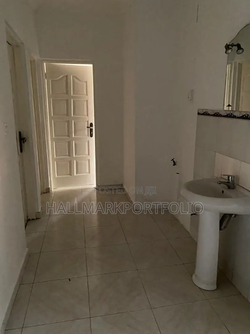 3bdrm House in Spintex Hydraform for sale