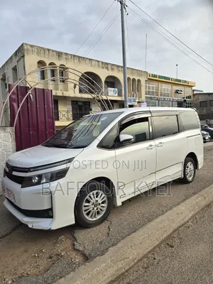 Toyota Voxy 2016 White