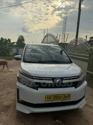 Toyota Voxy SV Premium 2014 White