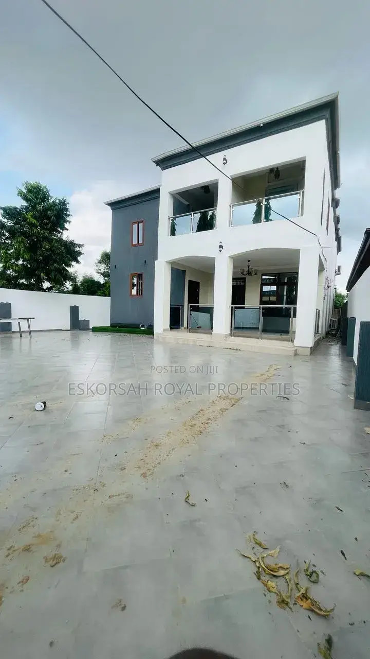 Furnished 6bdrm House in Ablekuma Ga Odumase, Galilea for sale
