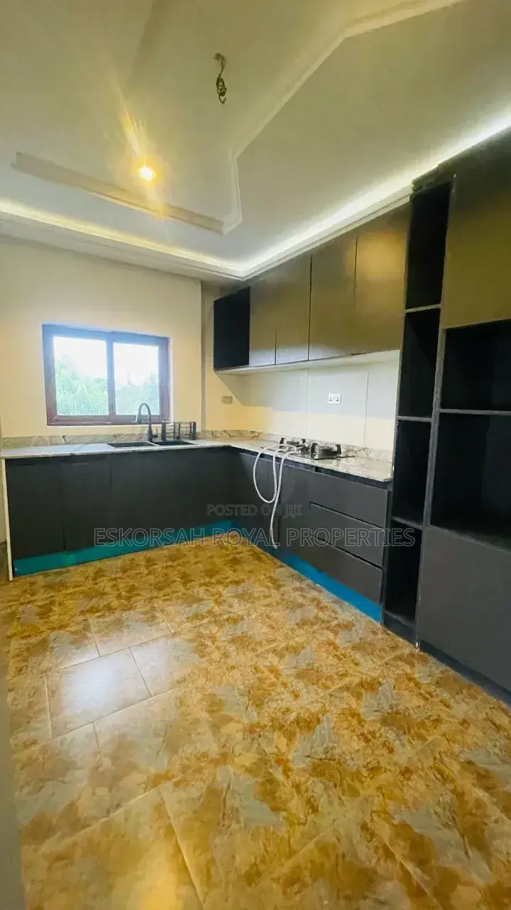 Furnished 6bdrm House in Ablekuma Ga Odumase, Galilea for sale