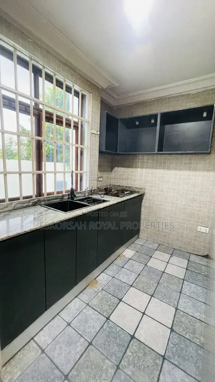 Furnished 6bdrm House in Ablekuma Ga Odumase, Galilea for sale