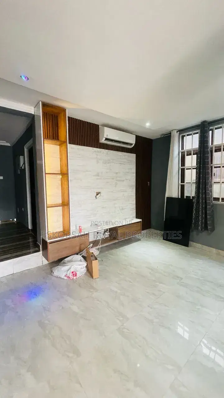 Furnished 6bdrm House in Ablekuma Ga Odumase, Galilea for sale