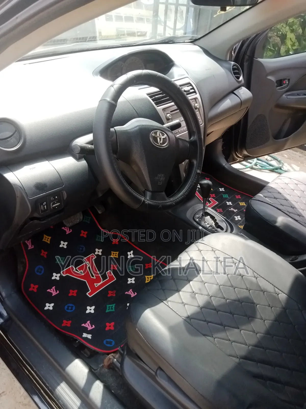 Toyota Yaris 2010 Black