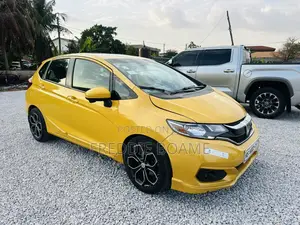 Honda Fit 2018 Yellow