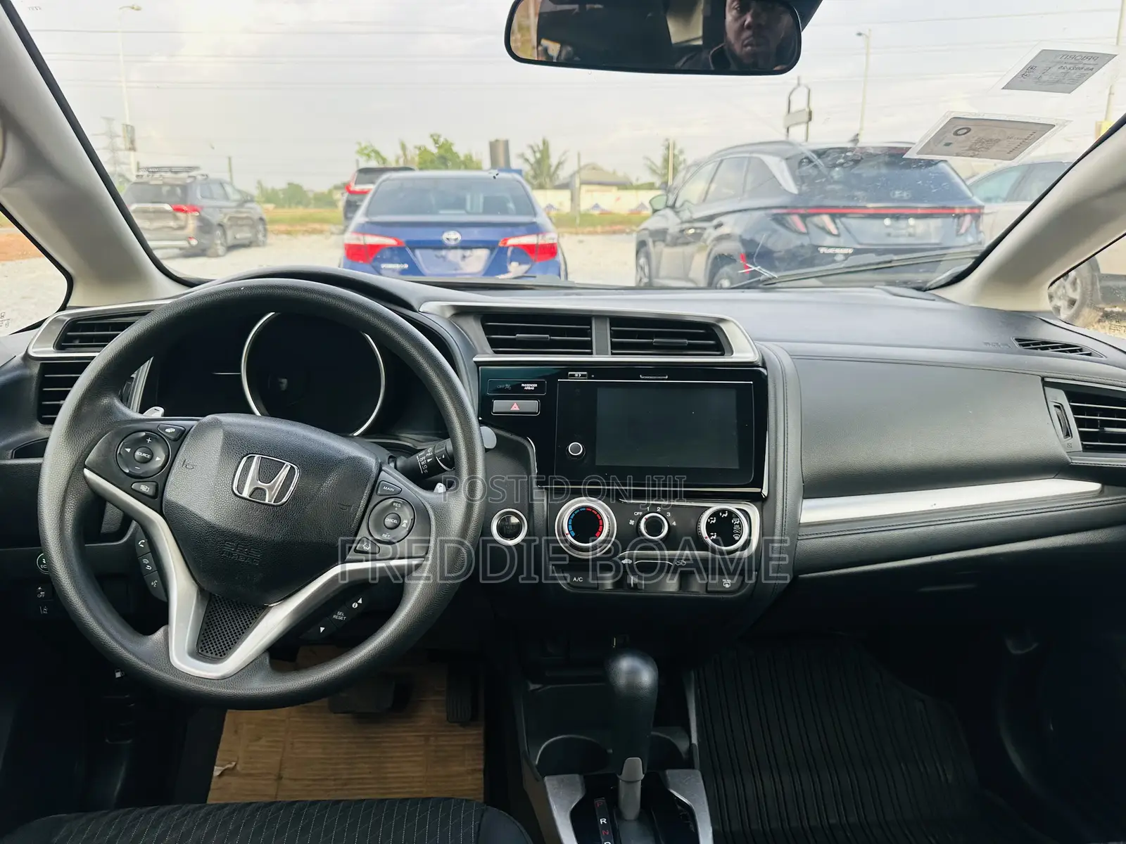 Honda Fit 2018 Yellow