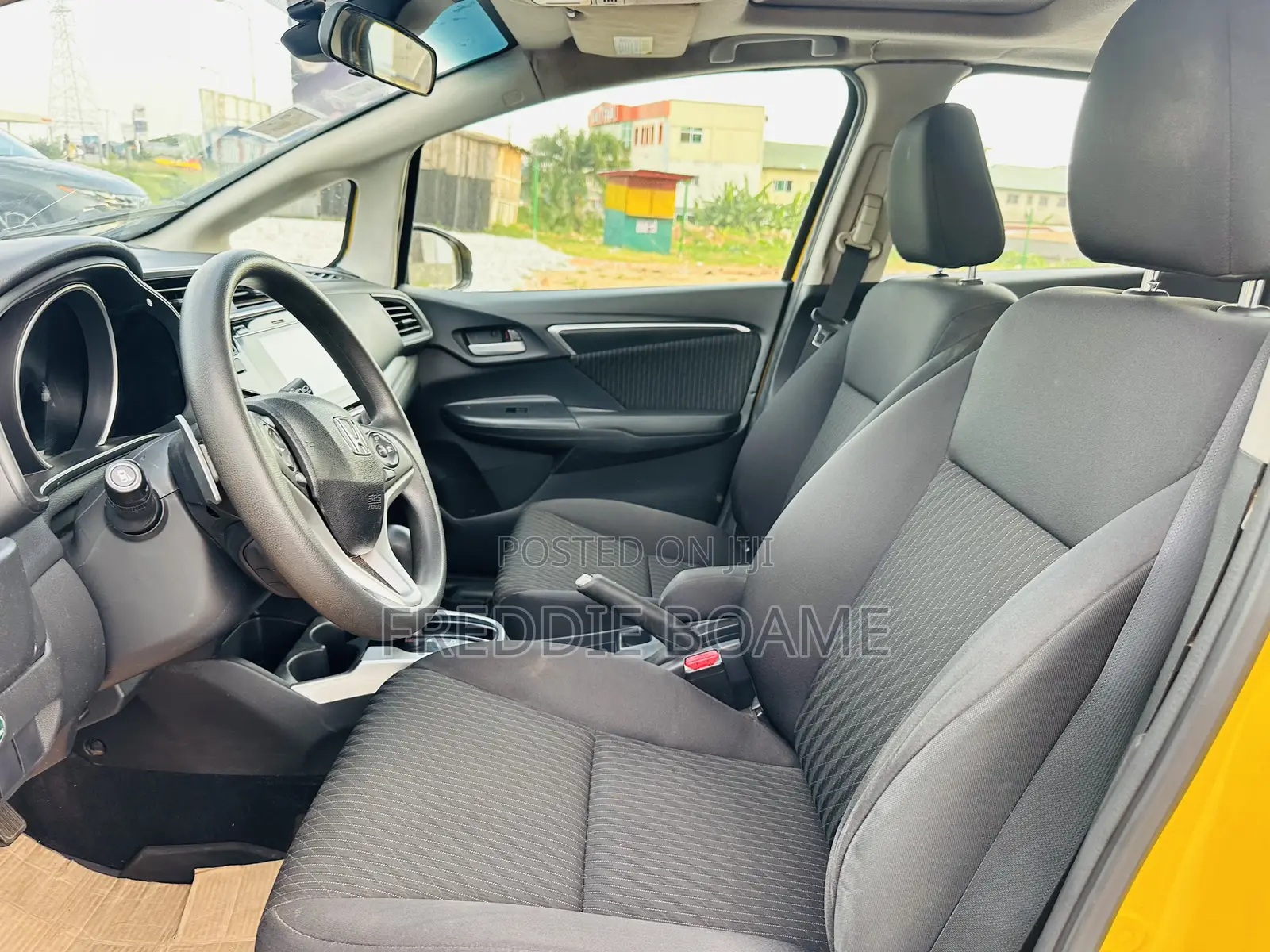 Honda Fit 2018 Yellow
