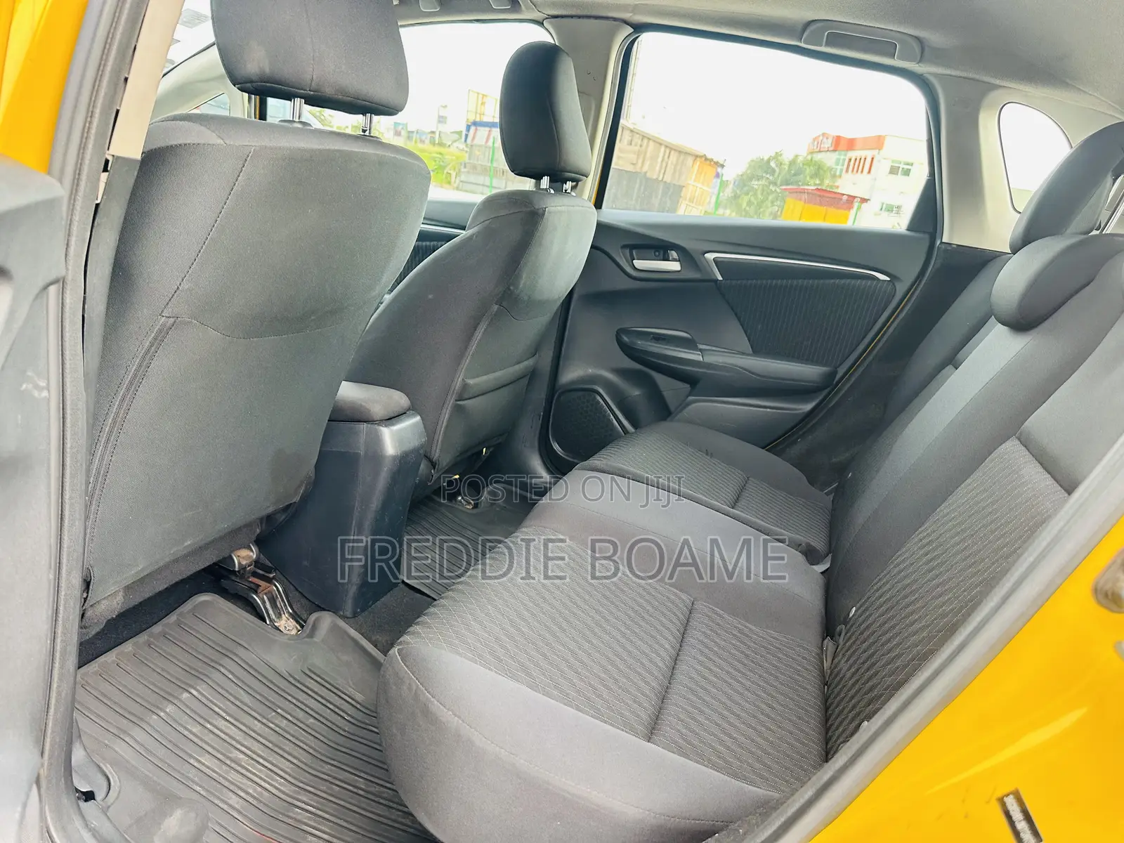 Honda Fit 2018 Yellow
