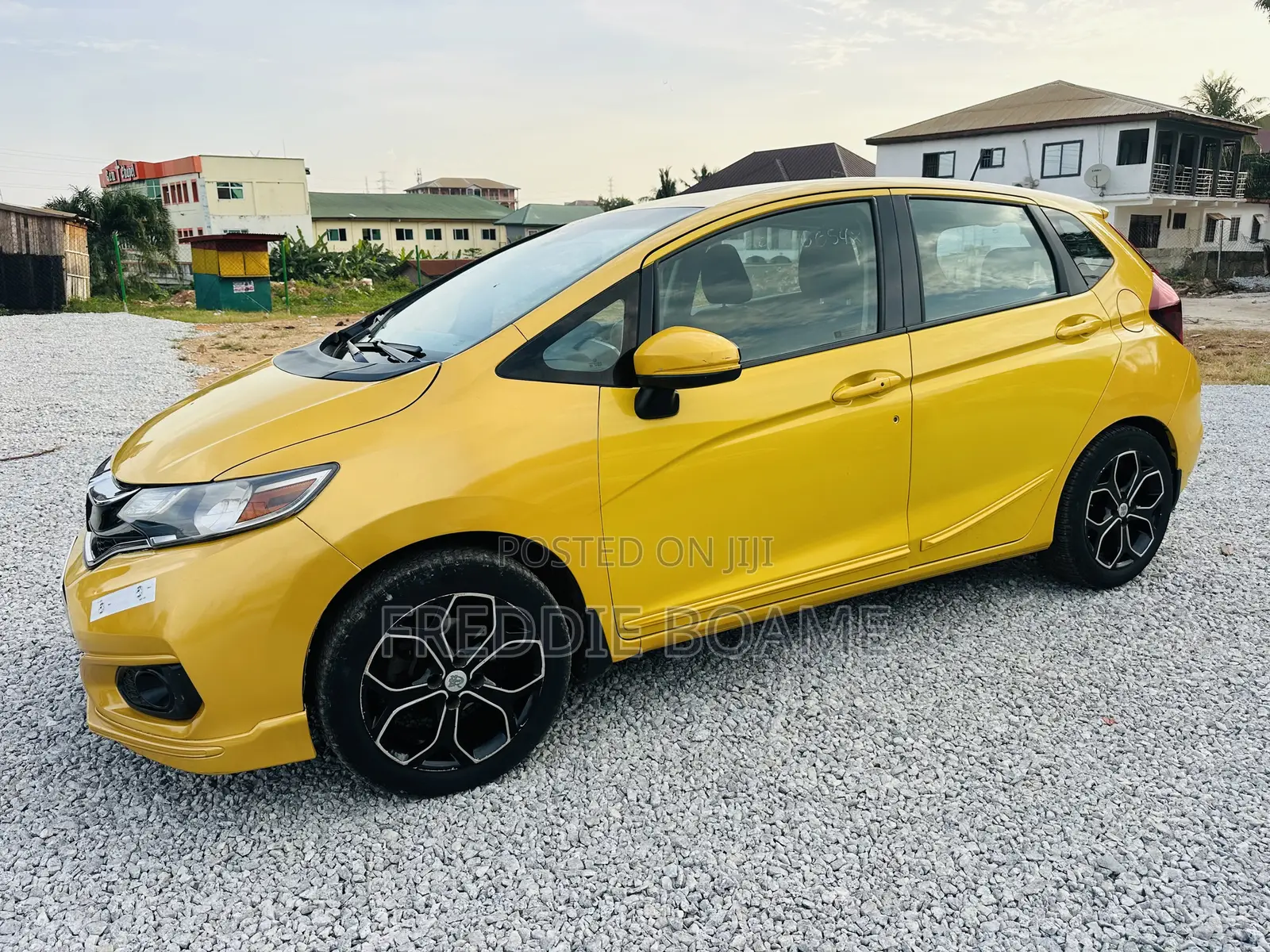 Honda Fit 2018 Yellow