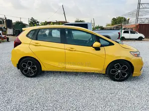 Honda Fit 2018 Yellow