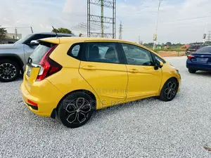 Honda Fit 2018 Yellow