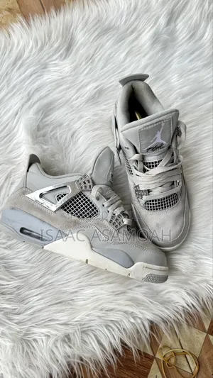 Air Jordan 4 (Four)