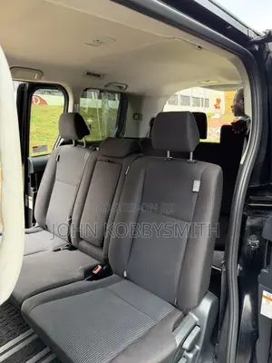 Toyota Noah 2.0 AWD (8 Seater) 2017 Black