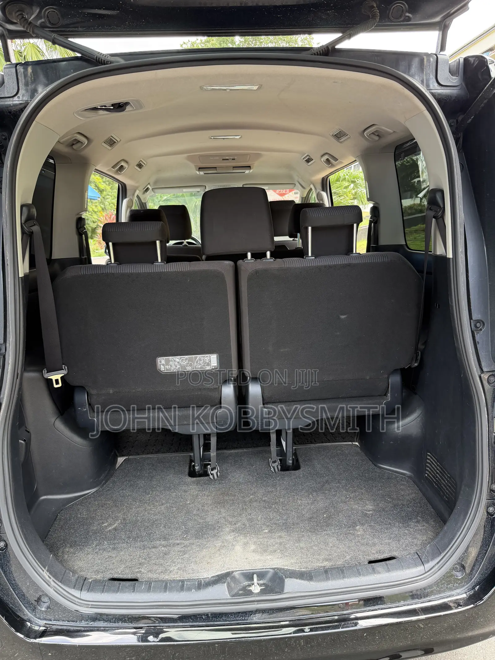 Toyota Noah 2.0 AWD (8 Seater) 2017 Black