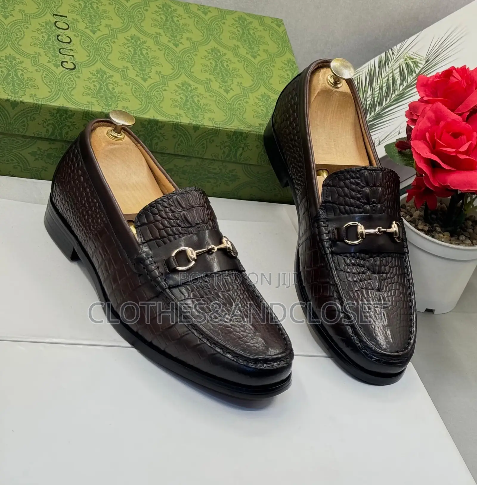 Brown Gucci Leather Loafers Featuring a Crocodile-Pattern Texture