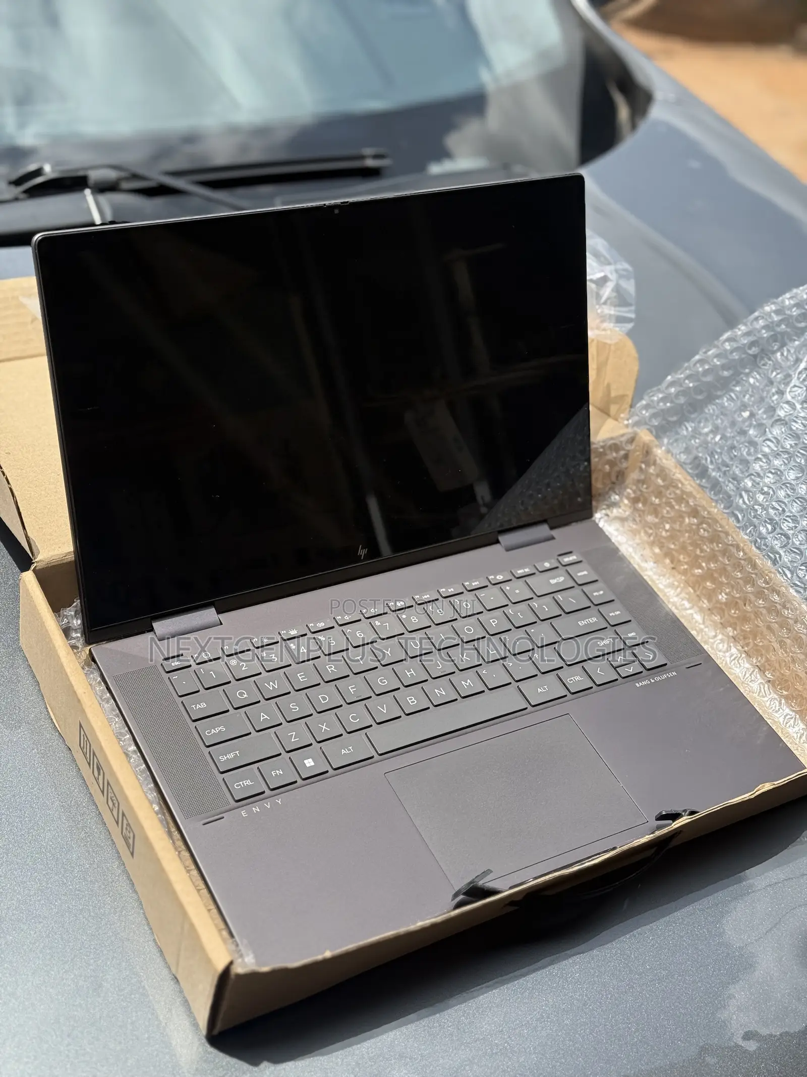 New Laptop HP Envy 15-ep0xxx 16GB AMD Ryzen 7 SSD 512GB