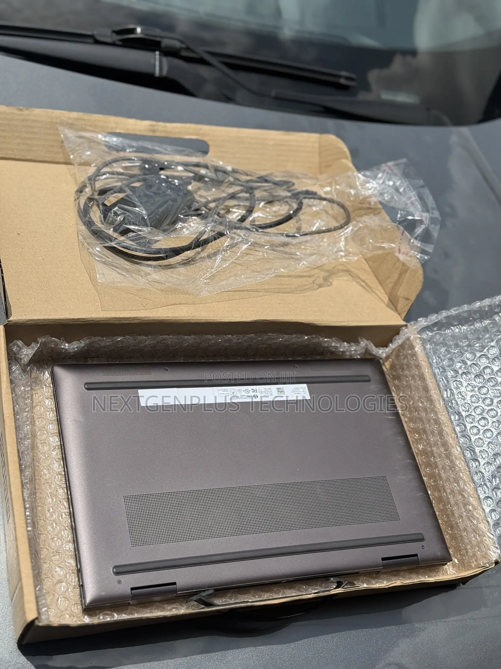 New Laptop HP Envy 15-ep0xxx 16GB AMD Ryzen 7 SSD 512GB
