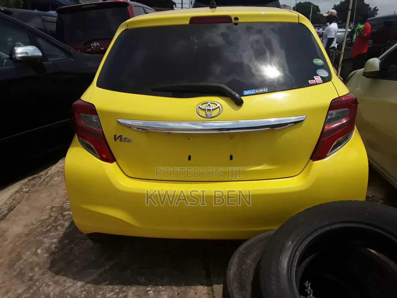Toyota Vitz 2014 Yellow