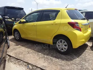 Toyota Vitz 2014 Yellow