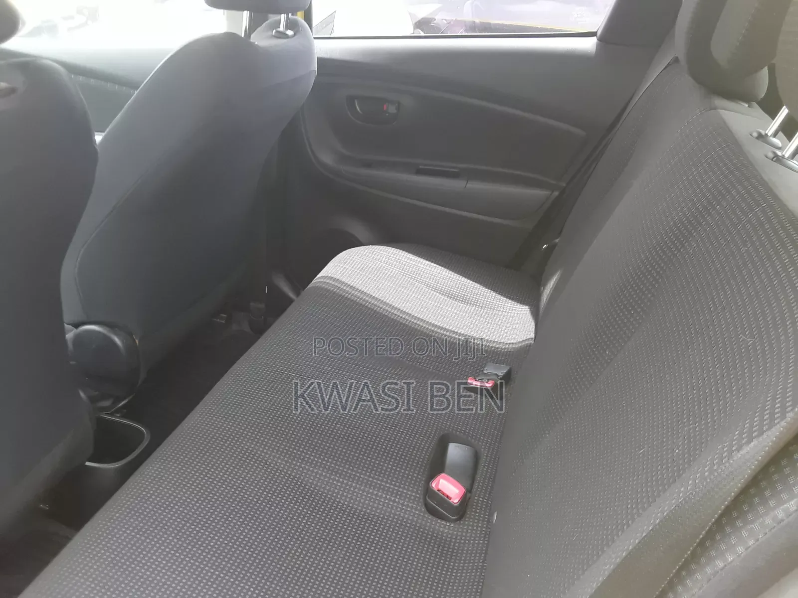 Toyota Vitz 2014 Yellow