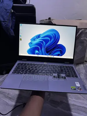 Laptop Lenovo LOQ 15ARP9 24GB AMD Ryzen 7 SSD 512GB