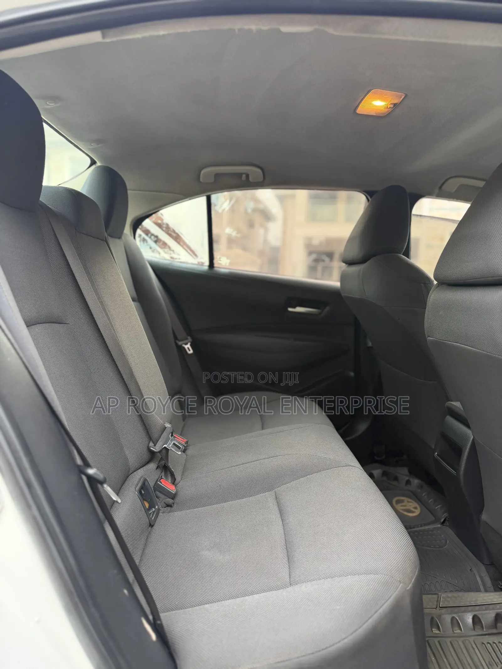 Toyota Corolla LE 2020 White
