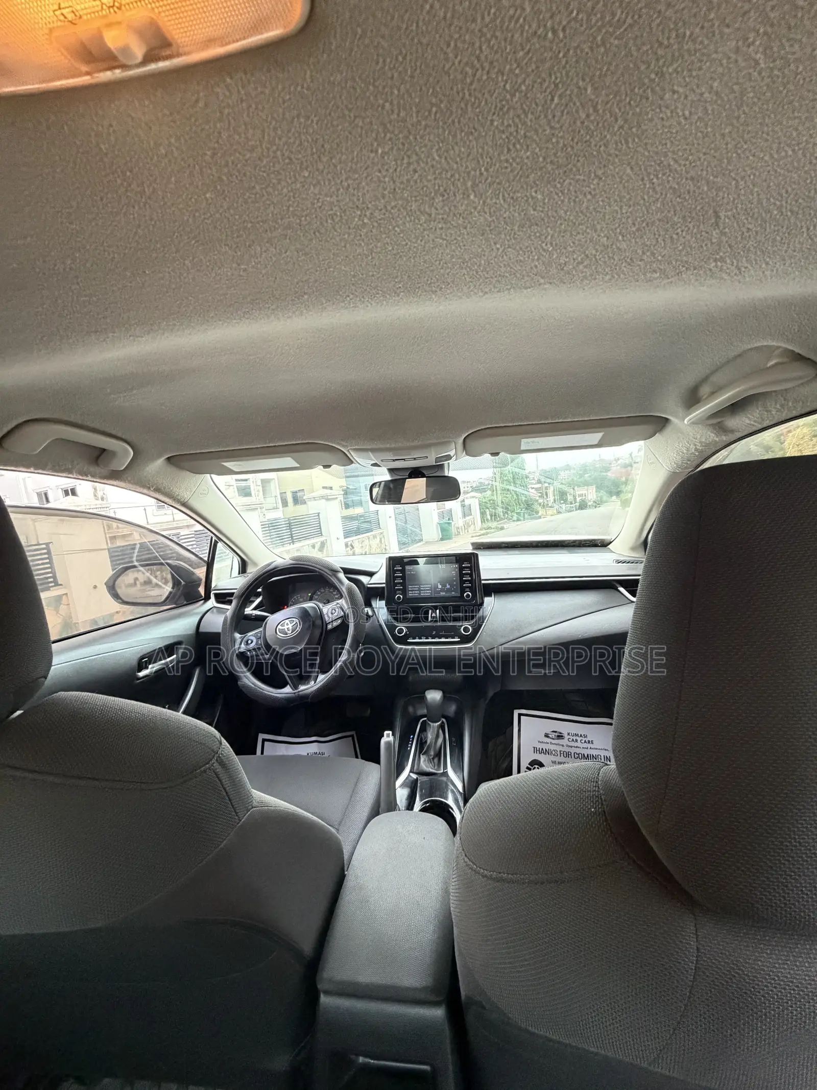 Toyota Corolla LE 2020 White