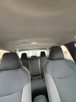 Toyota Corolla LE 2020 White