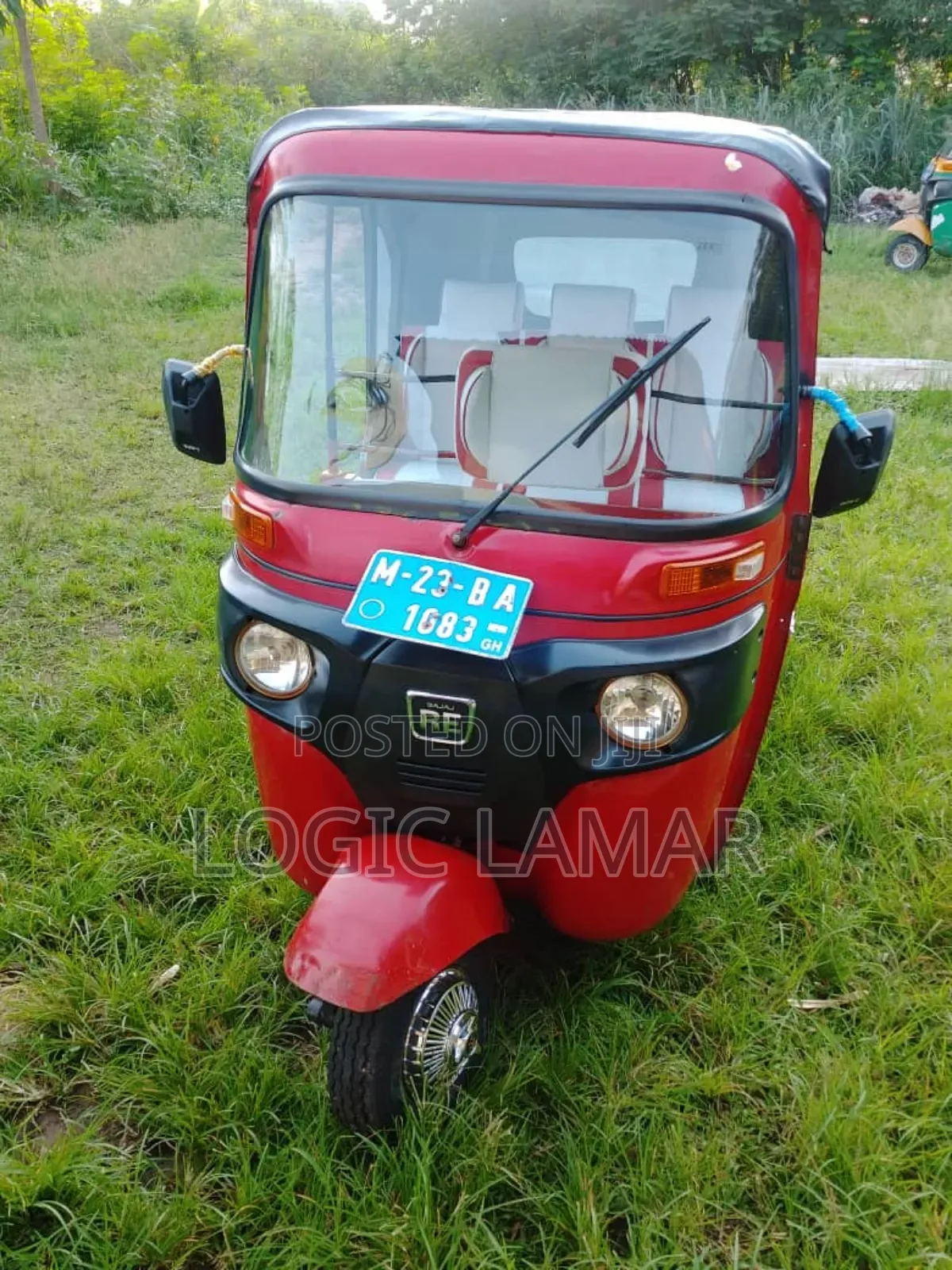 Bajaj RE 2023 Red