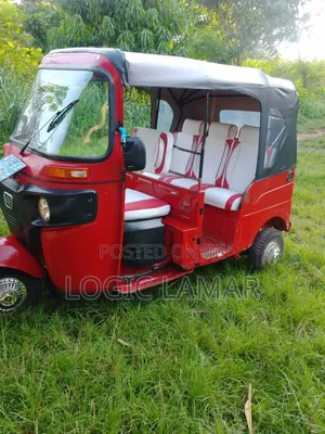 Bajaj RE 2023 Red