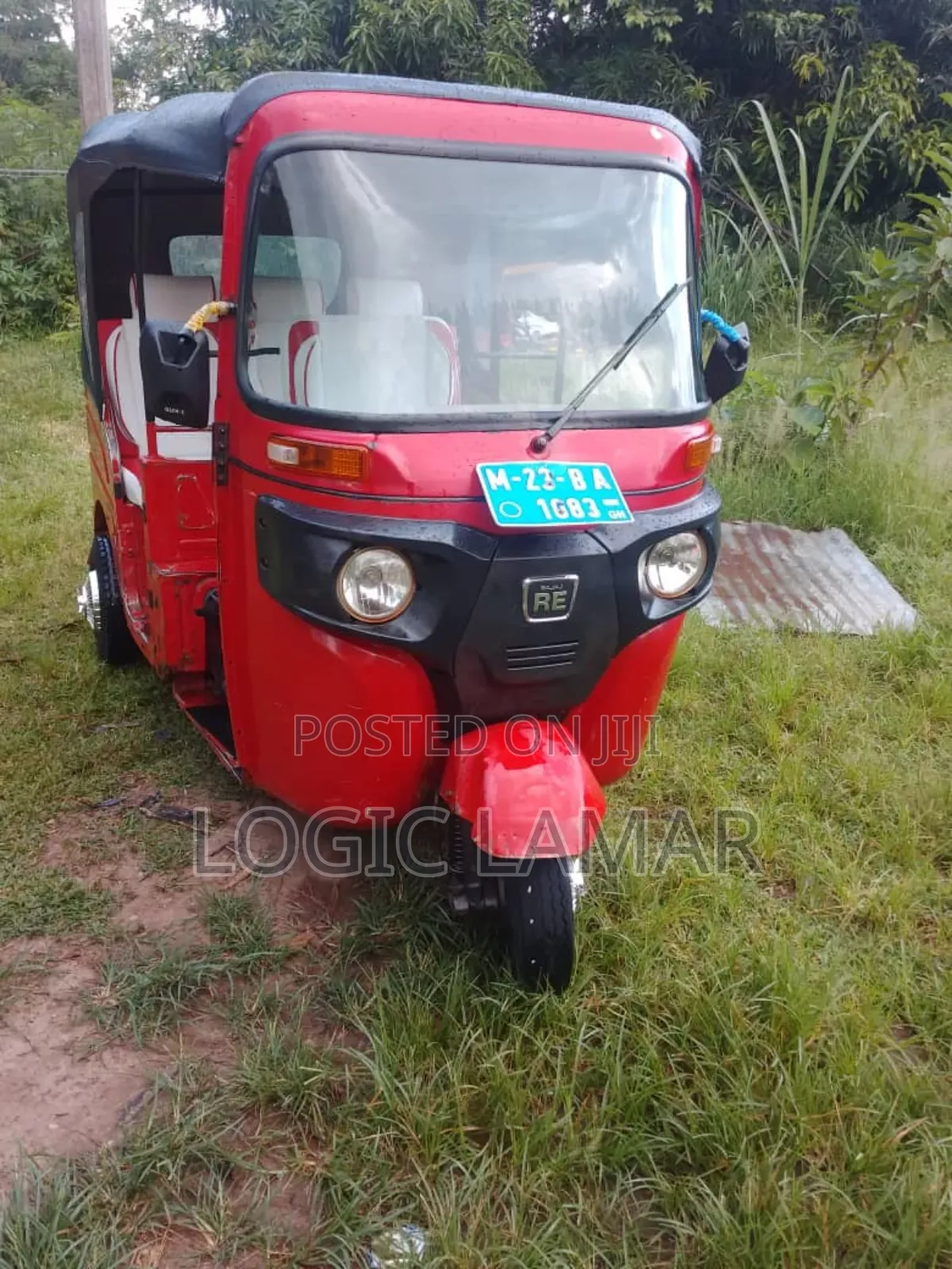 Bajaj RE 2023 Red