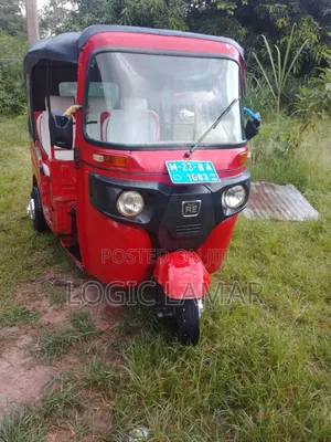 Bajaj RE 2023 Red