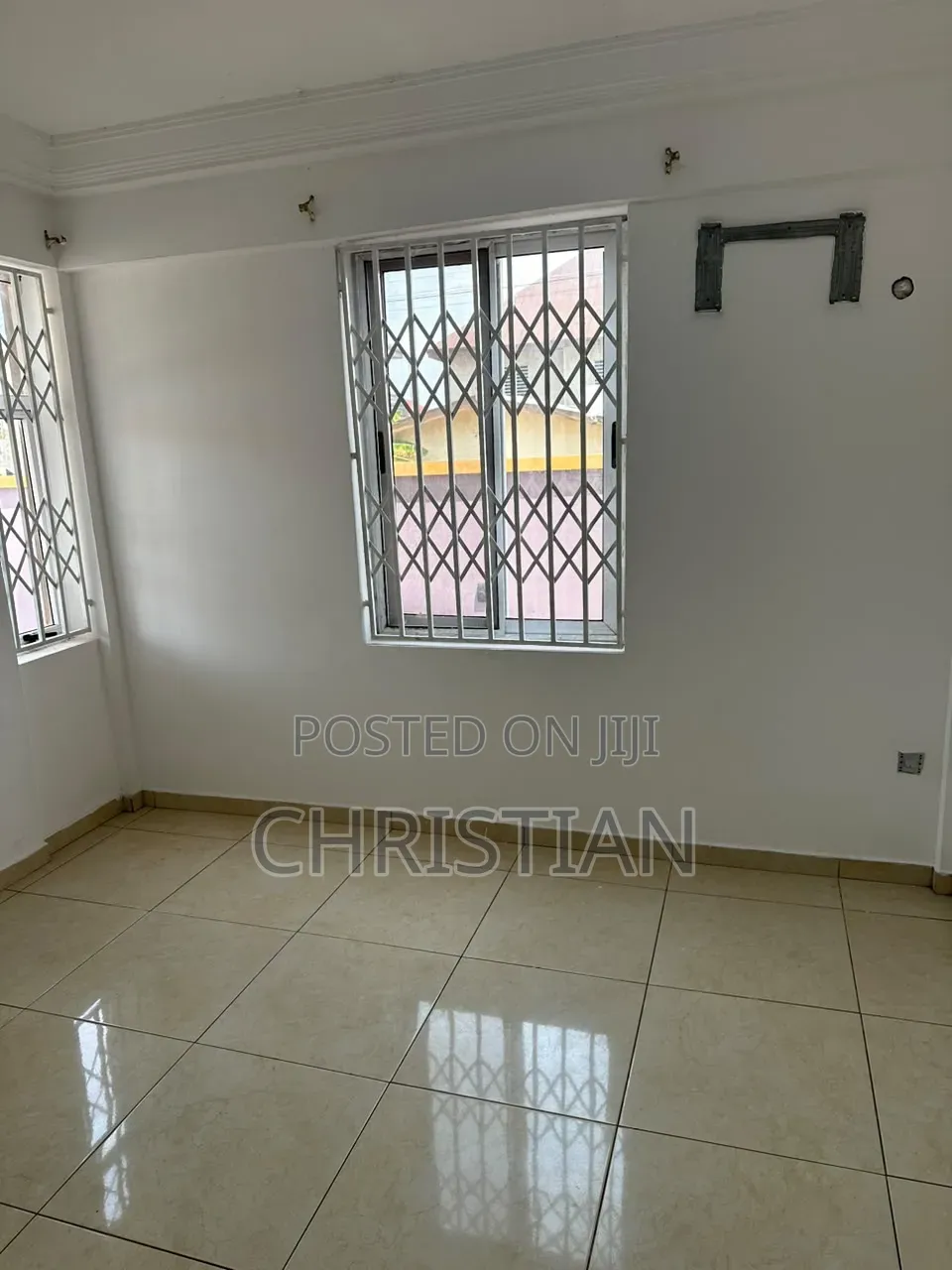 3bdrm Apartment in Lakeside Estate for rent