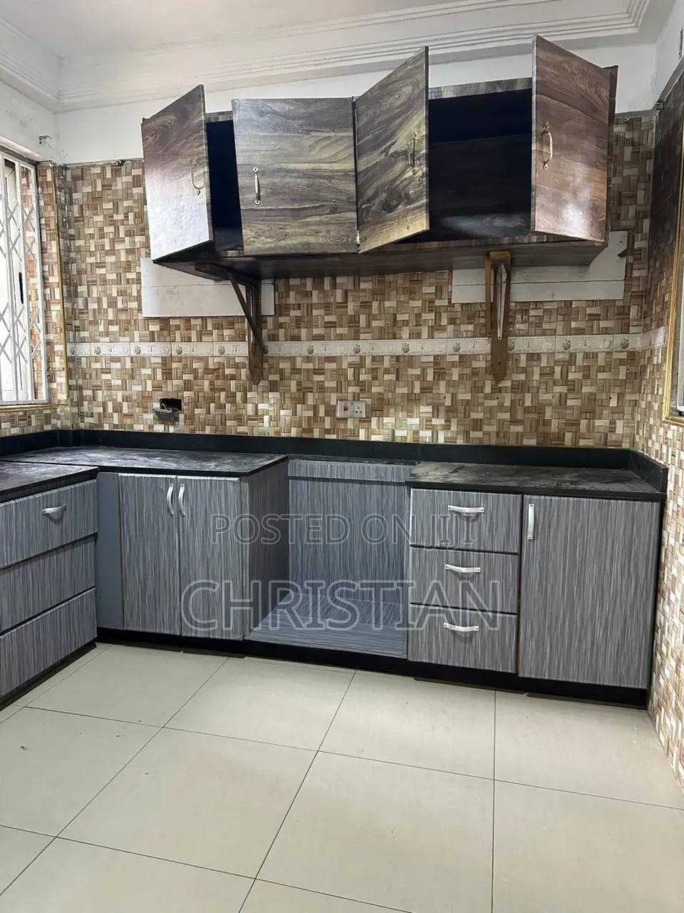 3bdrm Apartment in Lakeside Estate for rent