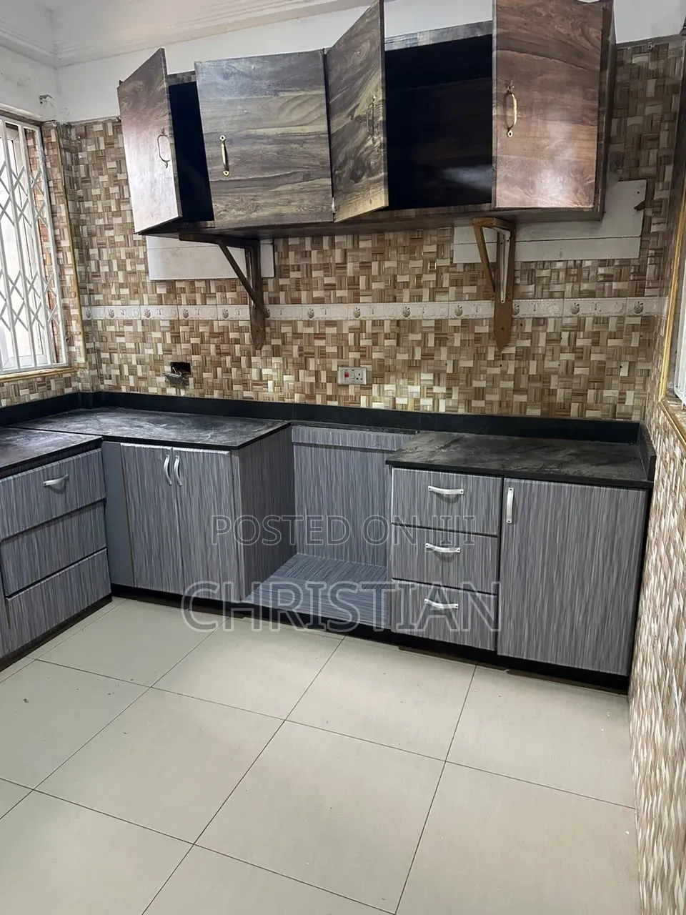 3bdrm Apartment in Lakeside Estate for rent