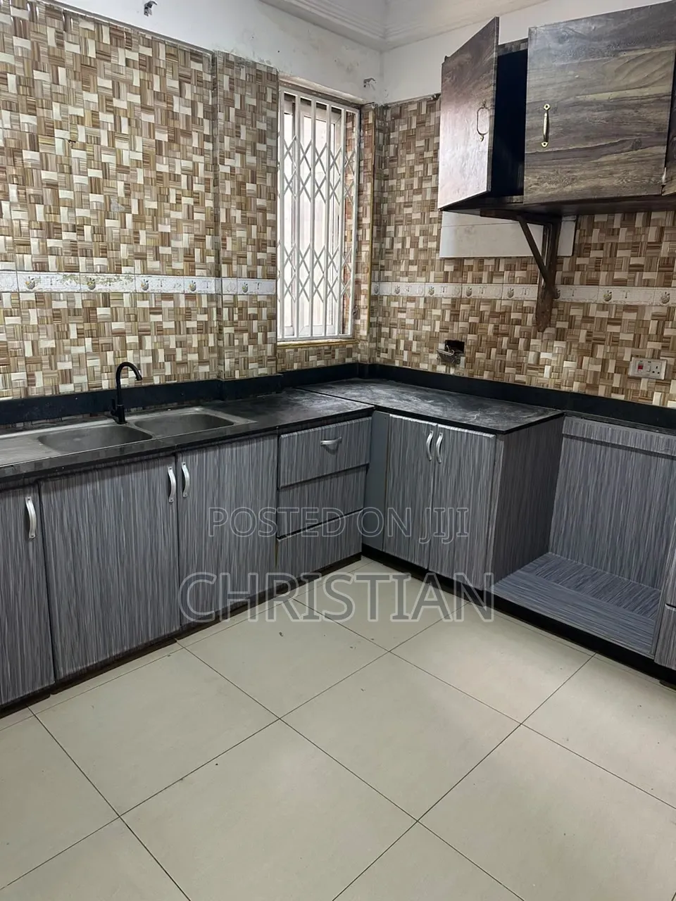 3bdrm Apartment in Lakeside Estate for rent