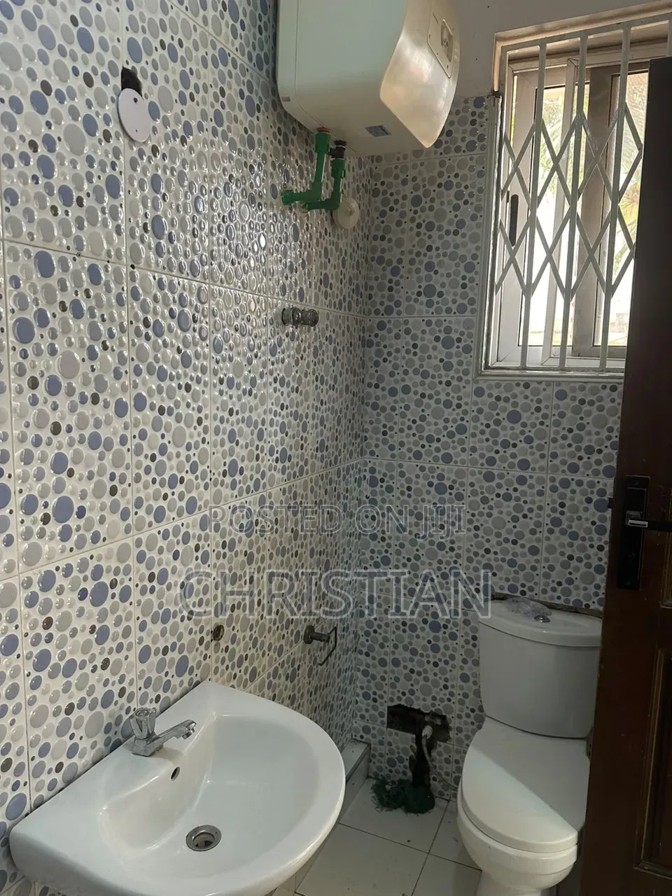 3bdrm Apartment in Lakeside Estate for rent