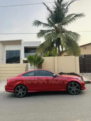 Mercedes-Benz C250 2014 Red