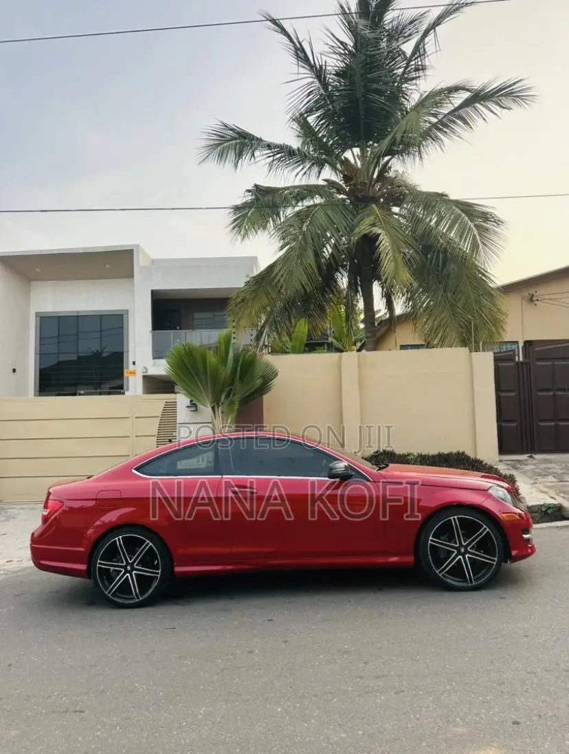 Mercedes-Benz C250 2014 Red