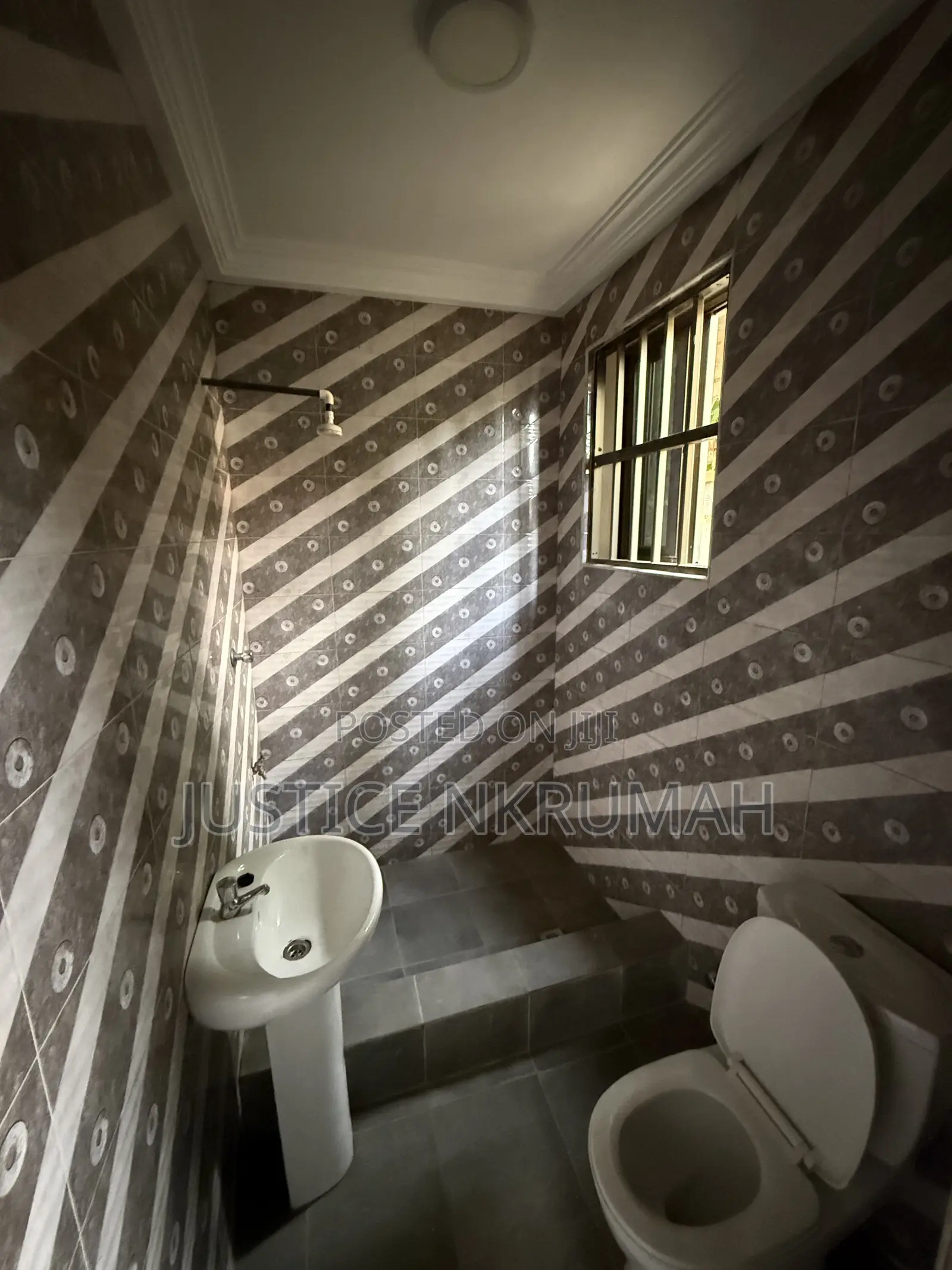Furnished 1bdrm Apartment in Mr. Justice Estate, Old Barrier for rent