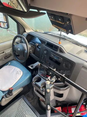 Ford E450 2010 White