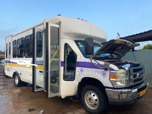 Ford E450 2010 White
