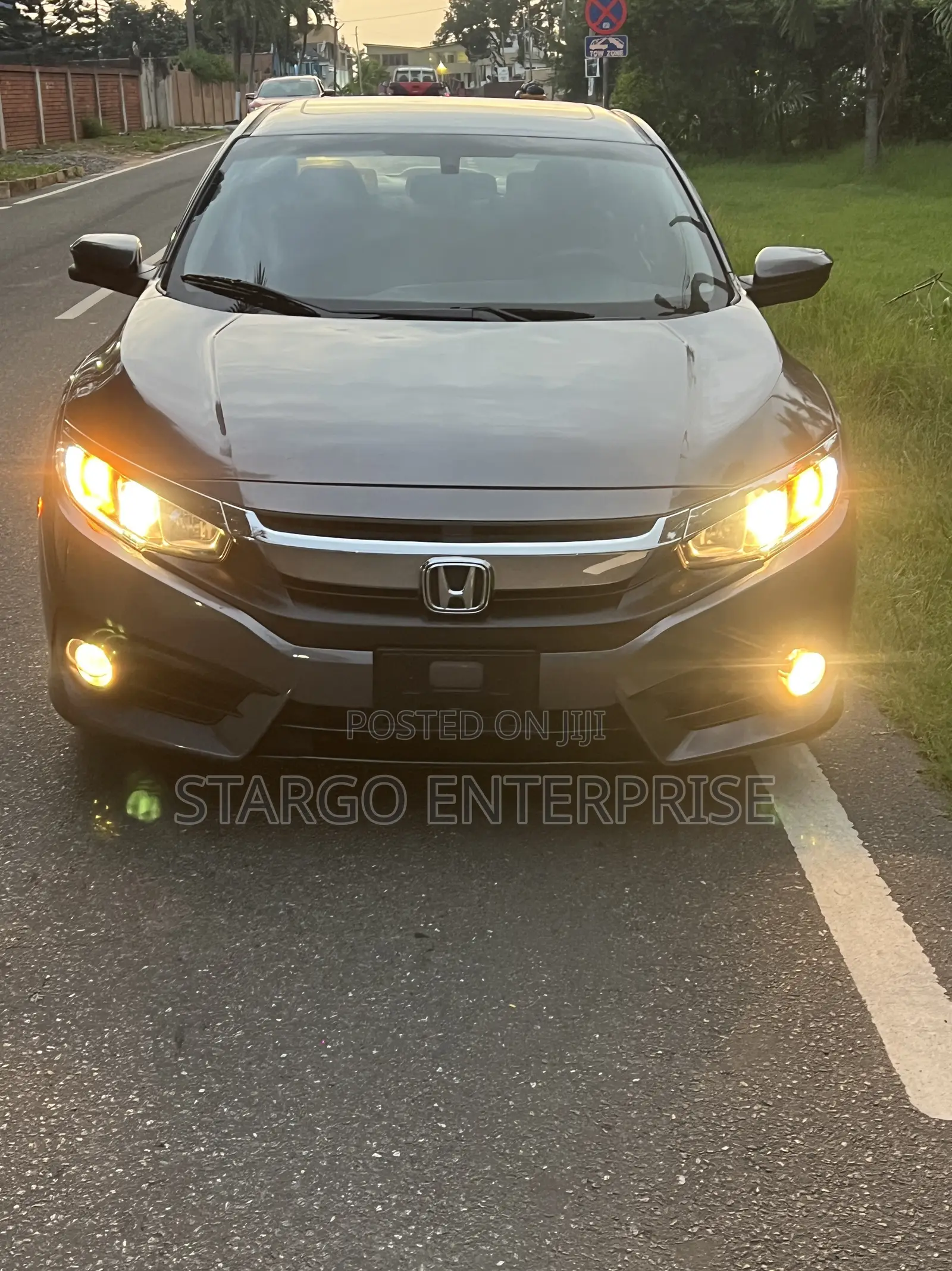 Honda Civic EX 4dr Sedan (2.0L 4cyl) 2017 Gray