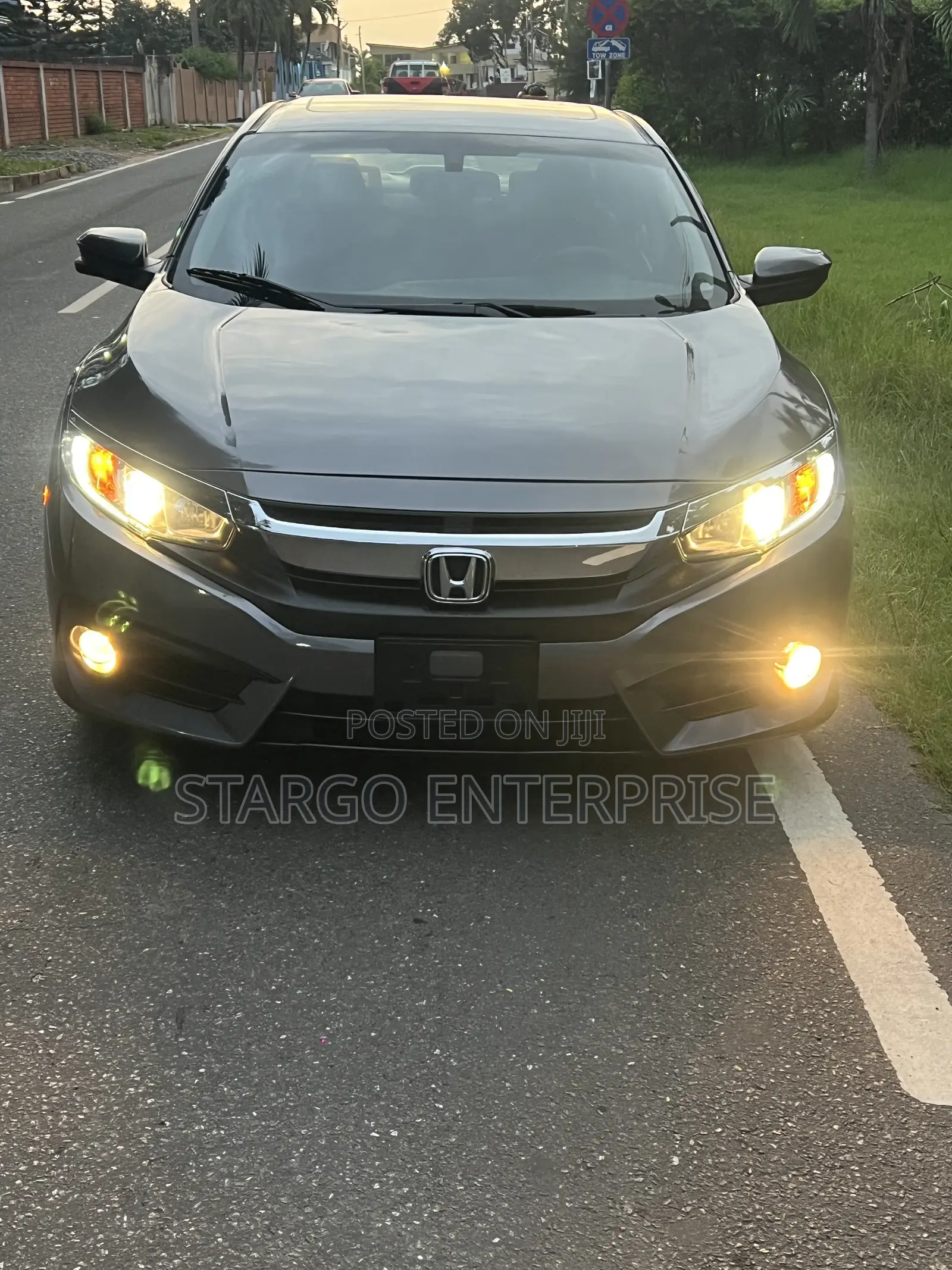 Honda Civic EX 4dr Sedan (2.0L 4cyl) 2017 Gray