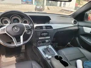 Mercedes-Benz C250 2014 Red