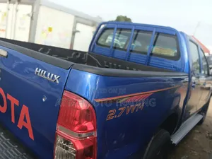 Toyota Hilux 2012 Blue