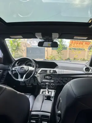 Mercedes-Benz C250 2014 Black