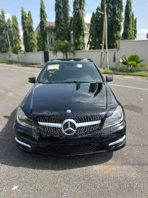 Mercedes-Benz C250 2014 Black