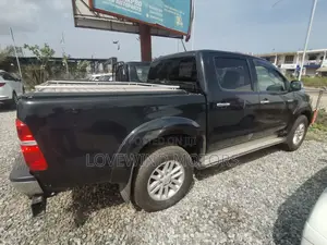 Toyota Hilux 2015 Black