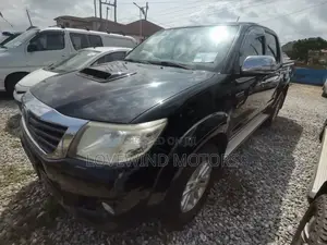 Toyota Hilux 2015 Black
